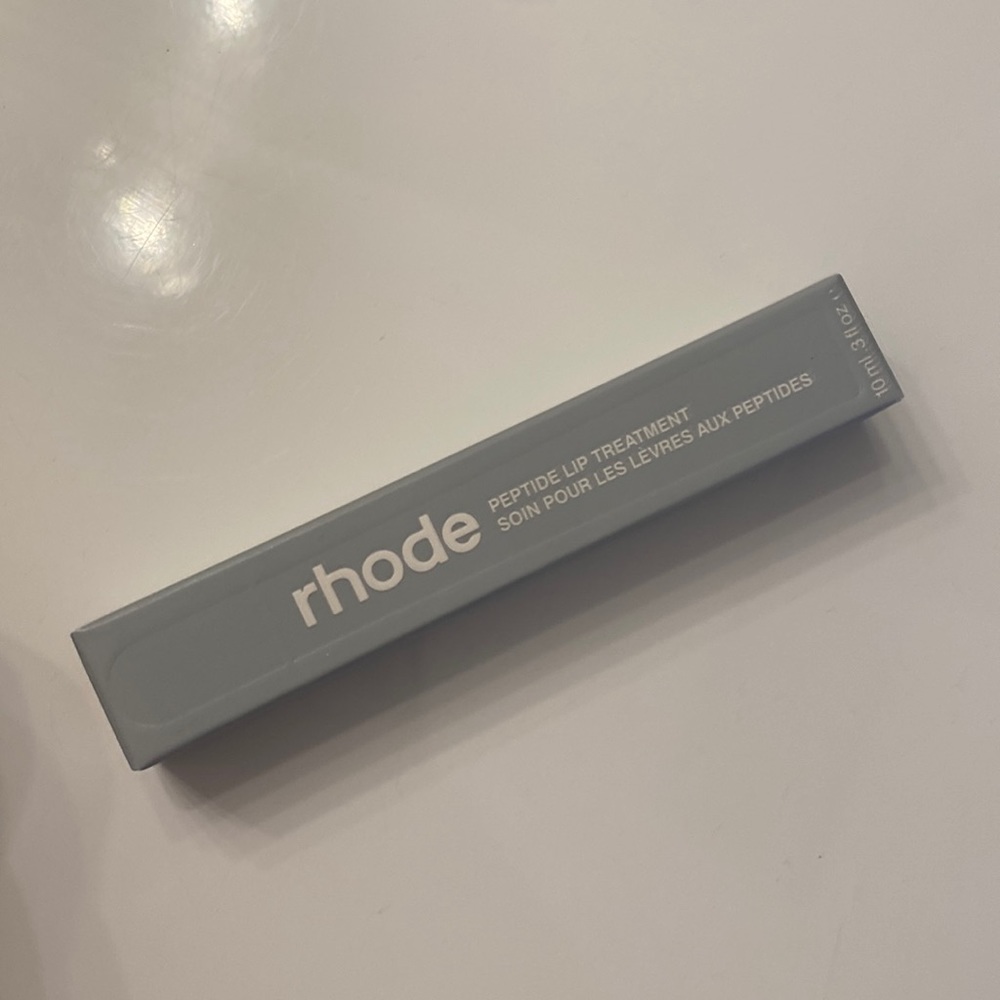 Rhode peptide lip treatment